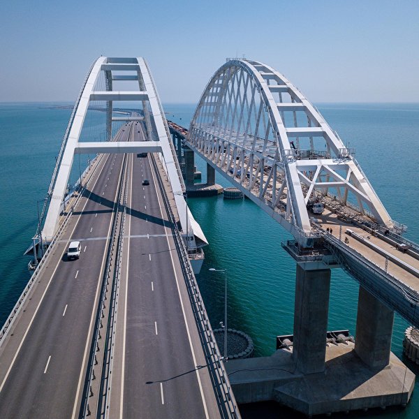 На крымском мосту зафиксировали новый рекорд трафика